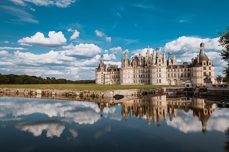 No Vale do Loire, em especial, o que mais encanta os turistas são os castelos
