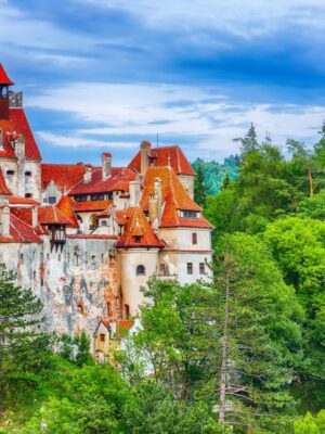 00 - CAPA - CASTELO BRAN - the-medieval-castle-of-bran-known-for-the-myth-of-2021-08-29-23-19-35-utc